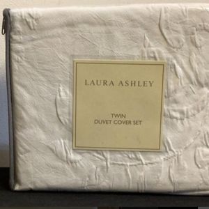 NIP Laura Ashley Reversible Rowland White Twin Duvet Set Sham